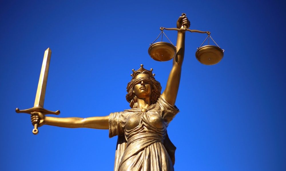 W czym może nam wspomóc radca prawny? W jakich rozprawach i w jakich dziedzinach prawa wspomoże nam radca prawny?