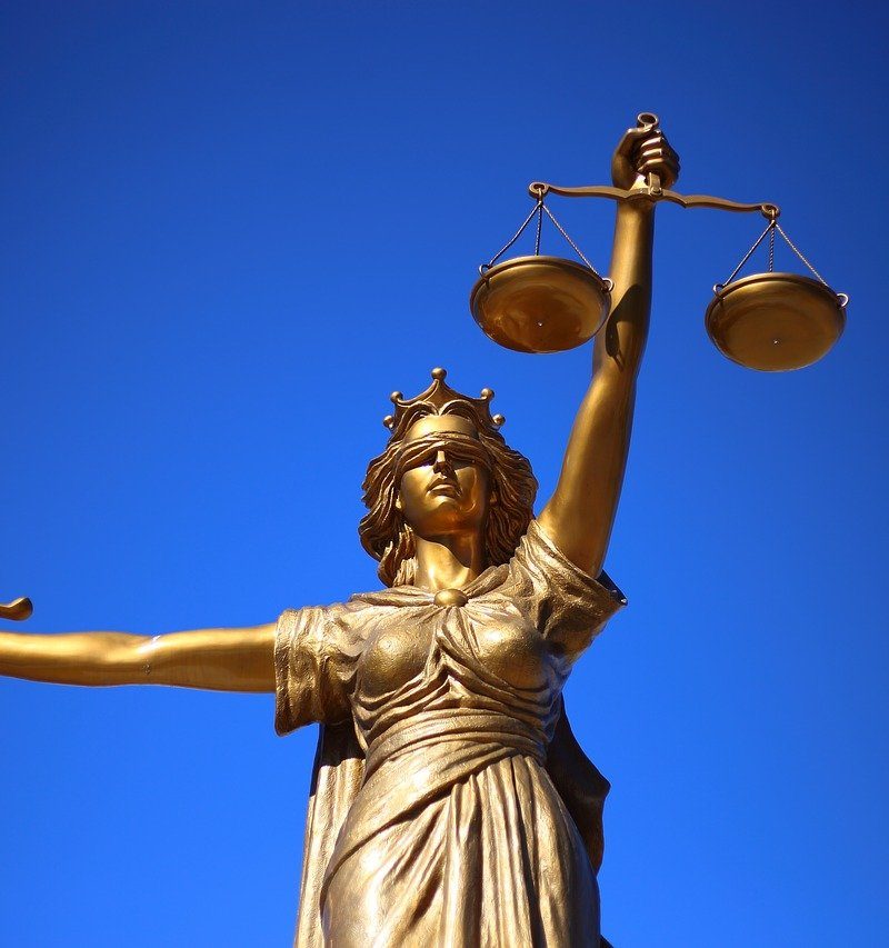 W czym może nam wspomóc radca prawny? W jakich rozprawach i w jakich dziedzinach prawa wspomoże nam radca prawny?